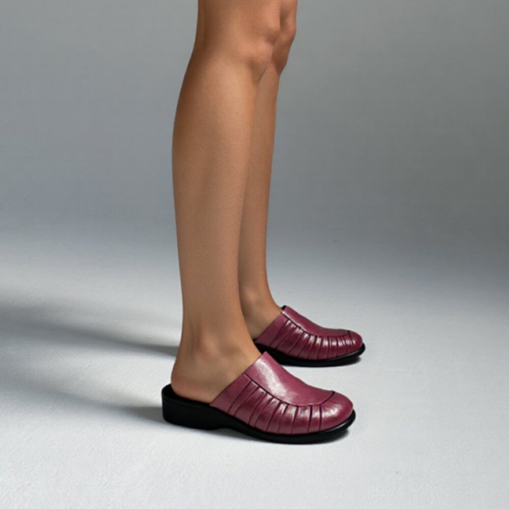 Clarks Artisan Burgundy Red Brown Pleated Leather Loafers Mules Slides 8